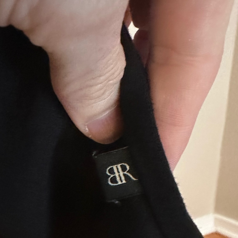 Banana Republic Black Cap Sleeve V-Neck Blouse - Picture 3 of 4